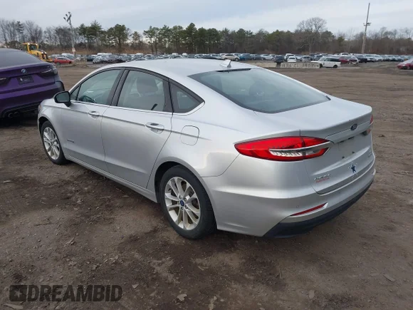 ✅ 2019 Ford Fusion SE • VIN: 3FA6P0LUXKR101317 • Lot: 44167769. Listed on IAAI with 107,492 mi. Free auction sales archive from the USA and detailed vehicle history report at DreamBid. Image 3.