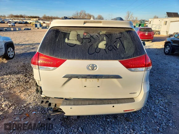 ✅ 2013 Toyota Sienna XLE • VIN: 5TDYK3DC3DS344735 • Lot: 98700225. Listed on Copart with 161,654 mi. Free auction sales archive from the USA and detailed vehicle history report at DreamBid. Image 6.