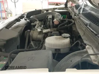 ✅ 2005 Chevrolet Silverado 2500HD LS • VIN: 1GCHK23275F823812 • Lot: 43520231. Wystawiony na IAAI z przebiegiem 227 443 mil. Bezpłatny archiwum sprzedaży aukcyjnych z USA i szczegółowy raport historii pojazdu na DreamBid. Zdjęcie 19.