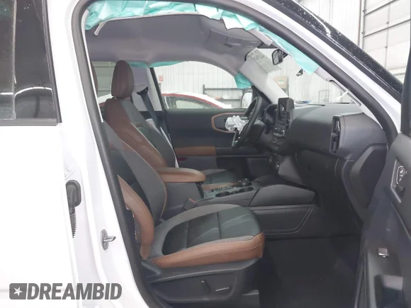 ✅ 2024 Ford Bronco Sport Outer Banks • VIN: 3FMCR9C69RRE07248 • Lot: 41580978. Wystawiony na IAAI z przebiegiem 16 695 mil. Bezpłatny archiwum sprzedaży aukcyjnych z USA i szczegółowy raport historii pojazdu na DreamBid. Zdjęcie 5.
