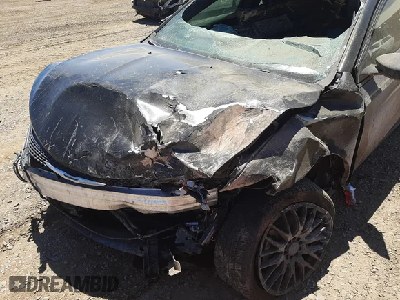 ✅ 2015 Chrysler 200 S • VIN: 1C3CCCBB7FN634443 • Лот: 46487471. Опубліковано раніше на Copart з пробігом Не вказано. Безкоштовний доступ до архіву аукціонних продажів зі США та докладний звіт про історію автомобіля на DreamBid. Зображення 9.
