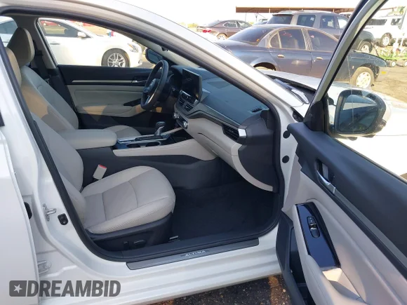 ✅ 2025 Nissan Altima SL • VIN: 1N4BL4EW7SN347289 • Lot: 43293899. Wystawiony na IAAI z przebiegiem 797 mil. Bezpłatny archiwum sprzedaży aukcyjnych z USA i szczegółowy raport historii pojazdu na DreamBid. Zdjęcie 5.
