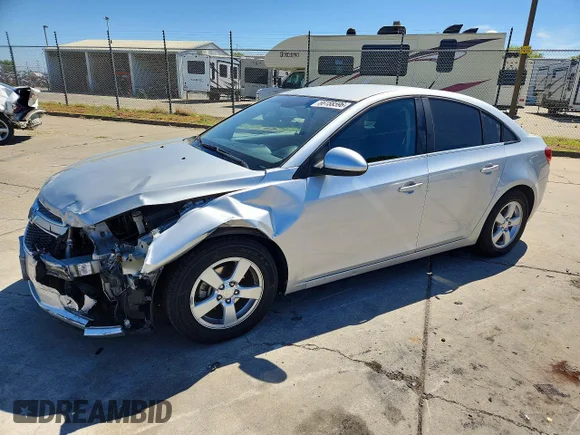 ✅ 2014 Chevrolet Cruze 1LT • VIN: 1G1PC5SB1E7419354 • Лот: 56158596. Опубліковано раніше на Copart з пробігом 118 350 миль. Безкоштовний доступ до архіву аукціонних продажів зі США та докладний звіт про історію автомобіля на DreamBid. Зображення 1.