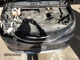 ✅ 2021 Chrysler Voyager LXi • VIN: 2C4RC1DG7MR519506 • Lot: 90571295. Wystawiony na Copart z przebiegiem 104 149 mil. Bezpłatny archiwum sprzedaży aukcyjnych z USA i szczegółowy raport historii pojazdu na DreamBid. Zdjęcie 15.