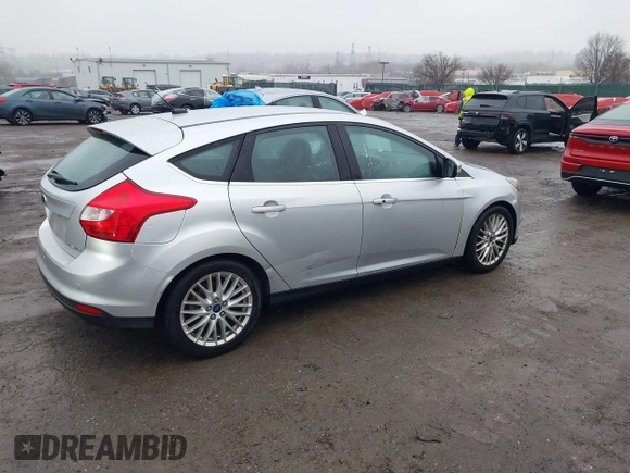 ✅ 2014 Ford Focus Titanium • VIN: 1FADP3N25EL268269 • Lot: 44506230. Wystawiony na IAAI z przebiegiem 146 687 mil. Bezpłatny archiwum sprzedaży aukcyjnych z USA i szczegółowy raport historii pojazdu na DreamBid. Zdjęcie 4.