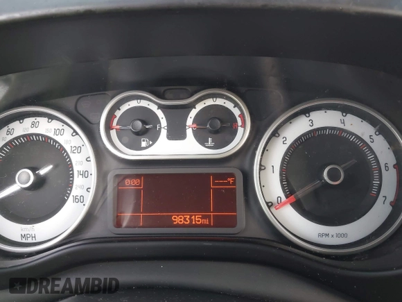 ✅ 2014 FIAT 500L Lounge • VIN: ZFBCFACH1EZ017284 • Lot: 43937631. Wystawiony na IAAI z przebiegiem 98 315 mil. Bezpłatny archiwum sprzedaży aukcyjnych z USA i szczegółowy raport historii pojazdu na DreamBid. Zdjęcie 7.