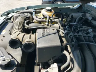 ✅ 2003 Mazda B-Series SE • VIN: 4F4YR16DX3TM15989 • Lot: 42228329. Wystawiony na IAAI z przebiegiem 108 005 mil. Bezpłatny archiwum sprzedaży aukcyjnych z USA i szczegółowy raport historii pojazdu na DreamBid. Zdjęcie 12.