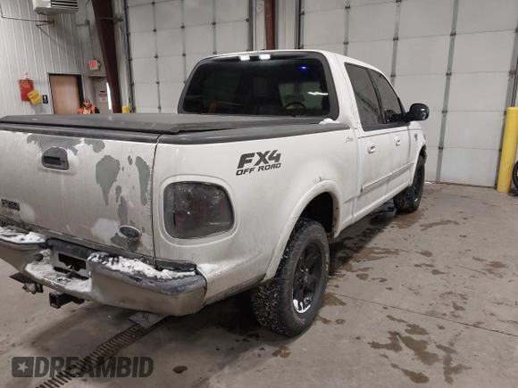 ✅ 2003 Ford F-150 XLT • VIN: 1FTRW08L23KA65123 • Lot: 44309608. Wystawiony na IAAI z przebiegiem 214 995 mil. Bezpłatny archiwum sprzedaży aukcyjnych z USA i szczegółowy raport historii pojazdu na DreamBid. Zdjęcie 4.