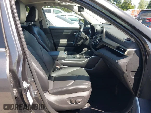 ✅ 2020 Toyota Highlander XLE • VIN: 5TDHZRBH0LS035753 • Lot: 45206982. Listed on IAAI with 59,976 mi. Free auction sales archive from the USA and detailed vehicle history report at DreamBid. Image 5.