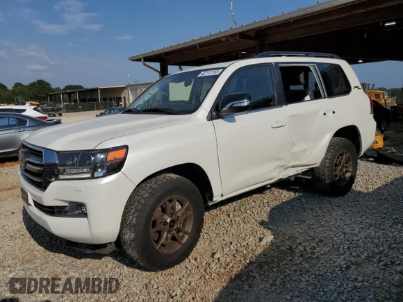 ✅ 2021 Toyota Land Cruiser • VIN: JTMCY7AJ9M4106015 • Lot: 62112165. Listed on Copart with 24,500 mi. Free auction sales archive from the USA and detailed vehicle history report at DreamBid. Image 1.
