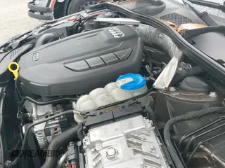 ✅ 2017 Audi A4 Prestige • VIN: WAUFNAF45HA083200 • Лот: 42926847. Опубликован ранее на IAAI с пробегом 118 333 миль. Бесплатный доступ к архиву аукционных продаж из США и подробный отчёт об истории автомобиля на DreamBid. Изображение 19.