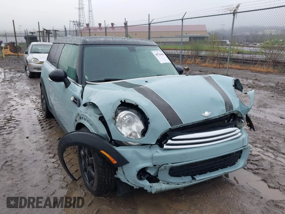 ✅ 2014 MINI Clubman • VIN: WMWZF3C53ET493397 • Lot: 44766486. Wystawiony na IAAI z przebiegiem 128 587 mil. Bezpłatny archiwum sprzedaży aukcyjnych z USA i szczegółowy raport historii pojazdu na DreamBid. Zdjęcie 6.