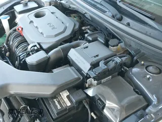 2018 Hyundai Sonata SE с VIN 5NPE24AF6JH709143, выставлен на аукционе IAAI как лот 43313709 с пробегом 62 774 миль миль и . История ставок и продаж доступна на DreamBid. Изображение 20.