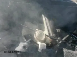 ✅ 2018 Toyota RAV4 XLE • VIN: JTMWFREV3JD128325 • Lot: 92723055. Listed on Copart with 124,335 mi. Free auction sales archive from the USA and detailed vehicle history report at DreamBid. Image 16.