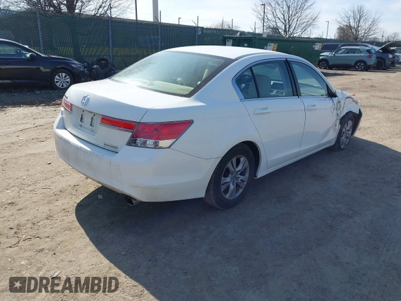 ✅ 2012 Honda Accord SE • VIN: 1HGCP2F64CA107083 • Lot: 44557724. Wystawiony na IAAI z przebiegiem 171 189 mil. Bezpłatny archiwum sprzedaży aukcyjnych z USA i szczegółowy raport historii pojazdu na DreamBid. Zdjęcie 4.