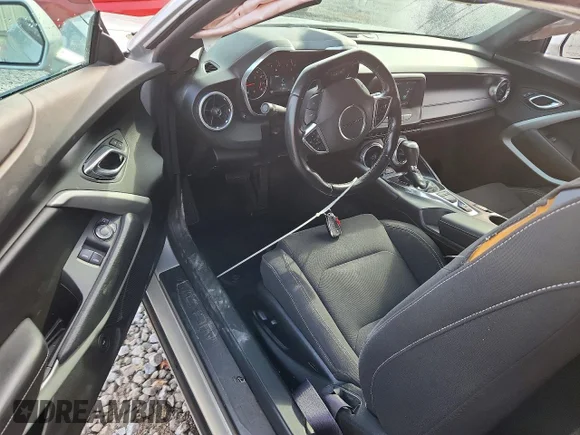 ✅ 2017 Chevrolet Camaro 1LT • VIN: 1G1FB1RX5H0130421 • Lot: 72384855. Listed on Copart with 114,911 mi. Free auction sales archive from the USA and detailed vehicle history report at DreamBid. Image 8.