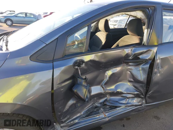 ✅ 2020 Nissan Versa S • VIN: 3N1CN8DV3LL886330 • Lot: 44026906. Wystawiony na IAAI z przebiegiem 78 413 mil. Bezpłatny archiwum sprzedaży aukcyjnych z USA i szczegółowy raport historii pojazdu na DreamBid. Zdjęcie 6.