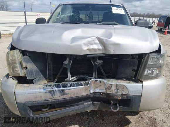 ✅ 2008 Chevrolet Silverado 1500 1LT • VIN: 2GCEK13C481105068 • Lot: 44541969. Wystawiony na IAAI z przebiegiem 201 493 mil. Bezpłatny archiwum sprzedaży aukcyjnych z USA i szczegółowy raport historii pojazdu na DreamBid. Zdjęcie 6.