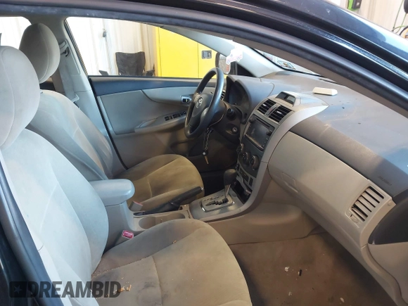 ✅ 2013 Toyota Corolla LE • VIN: 2T1BU4EE9DC938700 • Lot: 44171750. Wystawiony na IAAI z przebiegiem 112 740 mil. Bezpłatny archiwum sprzedaży aukcyjnych z USA i szczegółowy raport historii pojazdu na DreamBid. Zdjęcie 5.