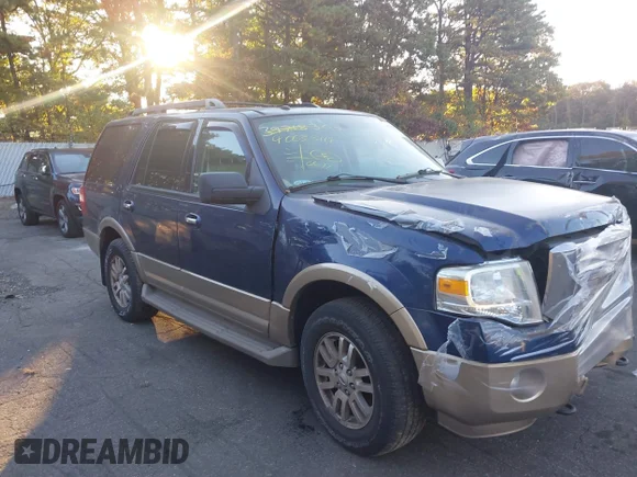 ✅ 2011 Ford Expedition XLT • VIN: 1FMJU1J52BEF37205 • Lot: 40638119. Wystawiony na IAAI z przebiegiem 68 852 mil. Bezpłatny archiwum sprzedaży aukcyjnych z USA i szczegółowy raport historii pojazdu na DreamBid. Zdjęcie 1.
