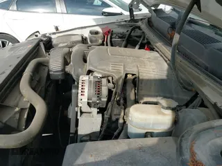 2010 Chevrolet Silverado 1500 LT z VIN 3GCRCSEA3AG185086, wystawiony jako IAAI lot #42563396 z przebiegiem 237 961 mil mil oraz . Historia ofert i sprzedaży dostępna na DreamBid. Obrazek 19.