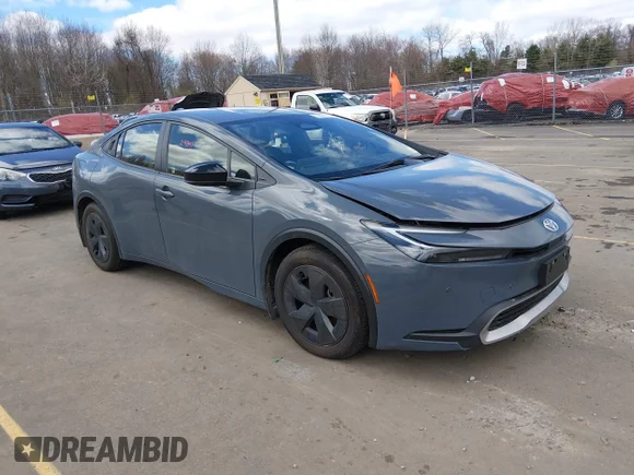 ✅ 2024 Toyota Prius XSE • VIN: JTDACACU2R3039393 • Лот: 44782162. Опубліковано раніше на IAAI з пробігом 10 039 миль. Безкоштовний доступ до архіву аукціонних продажів зі США та докладний звіт про історію автомобіля на DreamBid. Зображення 1.