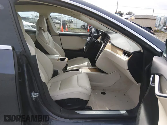 ✅ 2019 Tesla Model S 75D • VIN: 5YJSA1E28KF304039 • Лот: 44685989. Опубліковано раніше на IAAI з пробігом 66 101 миль. Безкоштовний доступ до архіву аукціонних продажів зі США та докладний звіт про історію автомобіля на DreamBid. Зображення 5.