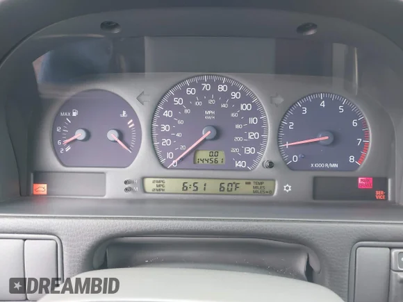 ✅ 1999 Volvo V70 • VIN: YV1LV62D1X2613156 • Lot: 43614851. Wystawiony na IAAI z przebiegiem 144 561 mil. Bezpłatny archiwum sprzedaży aukcyjnych z USA i szczegółowy raport historii pojazdu na DreamBid. Zdjęcie 7.