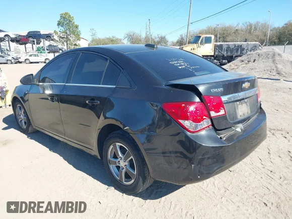✅ 2015 Chevrolet Cruze LT • VIN: 1G1PC5SB9F7240304 • Lot: 44474235. Wystawiony na IAAI z przebiegiem 195 878 mil. Bezpłatny archiwum sprzedaży aukcyjnych z USA i szczegółowy raport historii pojazdu na DreamBid. Zdjęcie 3.