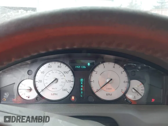 ✅ 2008 Chrysler 300 Touring • VIN: 2C3LA53G88H137165 • Lot: 44319114. Wystawiony na IAAI z przebiegiem 142 136 mil. Bezpłatny archiwum sprzedaży aukcyjnych z USA i szczegółowy raport historii pojazdu na DreamBid. Zdjęcie 7.