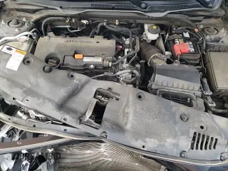 ✅ 2019 Honda Civic LX • VIN: 19XFC2F65KE203842 • Lot: 92472745. Wystawiony na Copart z przebiegiem 112 595 mil. Bezpłatny archiwum sprzedaży aukcyjnych z USA i szczegółowy raport historii pojazdu na DreamBid. Zdjęcie 13.