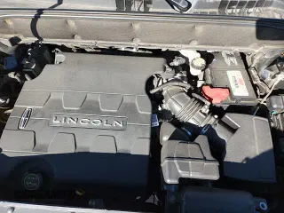 ✅ 2018 Lincoln MKX Reserve • VIN: 2LMPJ8LRXJBL38025 • Lot: 81318645. Listed on Copart with 66,975 mi. Free auction sales archive from the USA and detailed vehicle history report at DreamBid. Image 17.