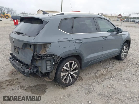 ✅ 2023 Volkswagen Taos SE • VIN: 3VVSX7B22PM333966 • Lot: 43748229. Wystawiony na IAAI z przebiegiem 17 027 mil. Bezpłatny archiwum sprzedaży aukcyjnych z USA i szczegółowy raport historii pojazdu na DreamBid. Zdjęcie 4.