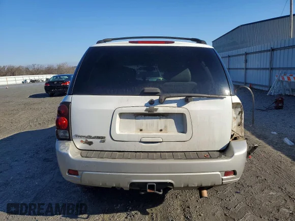 ✅ 2007 Chevrolet TrailBlazer LS • VIN: 1GNDT13S872266898 • Лот: 76447825. Опубліковано раніше на Copart з пробігом 288 440 миль. Безкоштовний доступ до архіву аукціонних продажів зі США та докладний звіт про історію автомобіля на DreamBid. Зображення 6.
