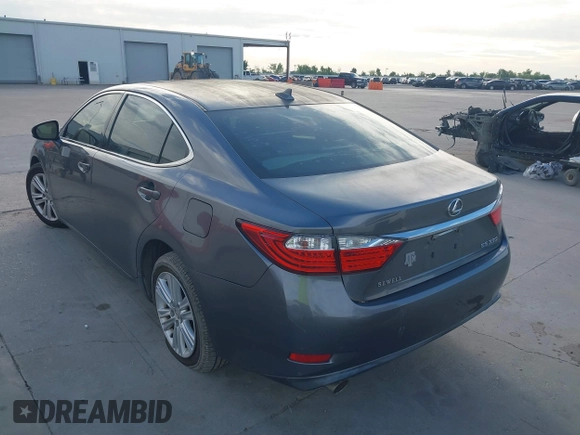 ✅ 2013 Lexus ES 250 • VIN: JTHBK1GG4D2068631 • Lot: 44775667. Wystawiony na IAAI z przebiegiem 104 929 mil. Bezpłatny archiwum sprzedaży aukcyjnych z USA i szczegółowy raport historii pojazdu na DreamBid. Zdjęcie 3.