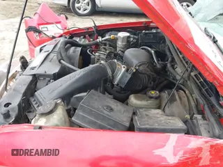 2000 Chevrolet Blazer LS z VIN 1GNCS13W4Y2107881, wystawiony jako IAAI lot #42213621 z przebiegiem 290 625 mil mil oraz . Historia ofert i sprzedaży dostępna na DreamBid. Obrazek 12.