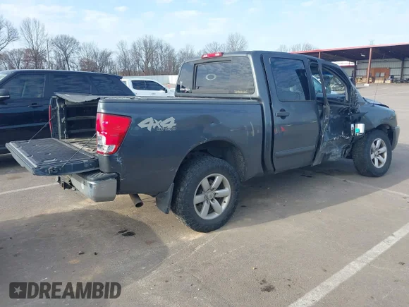 ✅ 2008 Nissan Titan Pro-4X • VIN: 1N6BA07C28N324472 • Lot: 44440838. Wystawiony na IAAI z przebiegiem 356 041 mil. Bezpłatny archiwum sprzedaży aukcyjnych z USA i szczegółowy raport historii pojazdu na DreamBid. Zdjęcie 4.