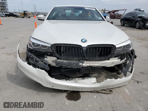 ✅ 2018 BMW 5 Series 530i • VIN: WBAJA5C55JG898204 • Lot: 41455333. Wystawiony na Copart z przebiegiem Nie podano. Bezpłatny archiwum sprzedaży aukcyjnych z USA i szczegółowy raport historii pojazdu na DreamBid. Zdjęcie 5.