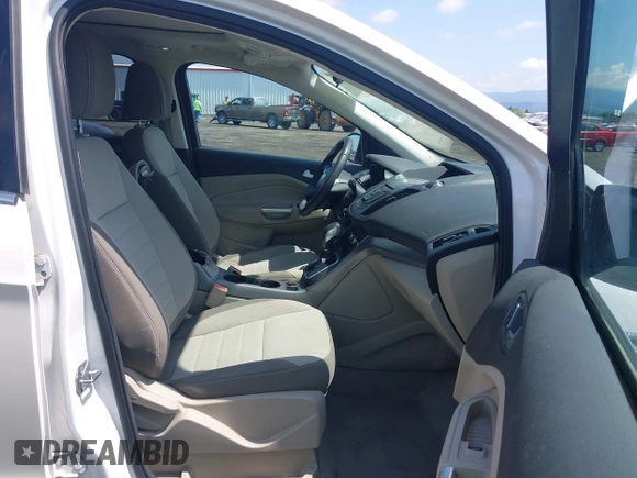 ✅ 2013 Ford Escape SE • VIN: 1FMCU9G97DUD42243 • Lot: 45214292. Wystawiony na IAAI z przebiegiem 143 555 mil. Bezpłatny archiwum sprzedaży aukcyjnych z USA i szczegółowy raport historii pojazdu na DreamBid. Zdjęcie 5.