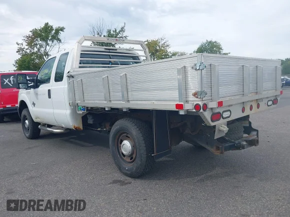 ✅ 2011 Ford F-250 XL • VIN: 1FT7X2BT8BEA57663 • Lot: 43248885. Wystawiony na IAAI z przebiegiem 43 437 mil. Bezpłatny archiwum sprzedaży aukcyjnych z USA i szczegółowy raport historii pojazdu na DreamBid. Zdjęcie 3.