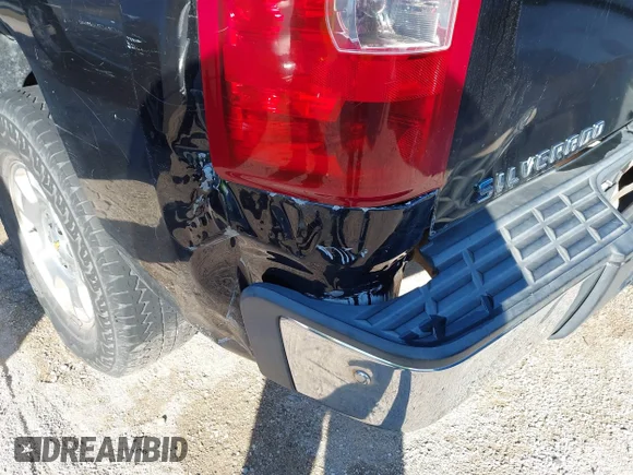 ✅ 2007 Chevrolet Silverado 1500 1LT • VIN: 2GCEC13C071714511 • Lot: 43501272. Wystawiony na IAAI z przebiegiem 186 483 mil. Bezpłatny archiwum sprzedaży aukcyjnych z USA i szczegółowy raport historii pojazdu na DreamBid. Zdjęcie 6.