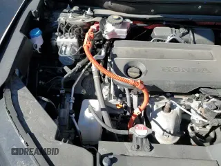 ✅ 2025 Honda CR-V Sport Touring • VIN: 2HKRS6H9XSH202244 • Lot: 84385385. Listed on Copart with 22,283 mi. Free auction sales archive from the USA and detailed vehicle history report at DreamBid. Image 14.