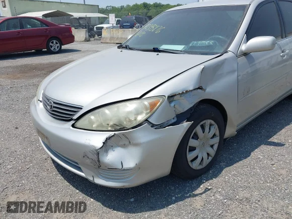 ✅ 2005 Toyota Camry STD • VIN: 4T1BE32K45U031371 • Lot: 42395276. Wystawiony na IAAI z przebiegiem 290 869 mil. Bezpłatny archiwum sprzedaży aukcyjnych z USA i szczegółowy raport historii pojazdu na DreamBid. Zdjęcie 6.