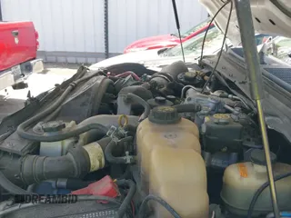 ✅ 2010 Ford F-250 XL • VIN: 1FTSW2AR2AEA27317 • Lot: 42316807. Wystawiony na IAAI z przebiegiem 188 221 mil. Bezpłatny archiwum sprzedaży aukcyjnych z USA i szczegółowy raport historii pojazdu na DreamBid. Zdjęcie 19.