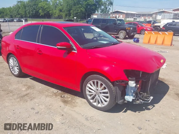 ✅ 2015 Volkswagen Jetta SE • VIN: 3VWD17AJ1FM282831 • Lot: 45282292. Listed on IAAI with 121,067 mi. Free auction sales archive from the USA and detailed vehicle history report at DreamBid. Image 1.