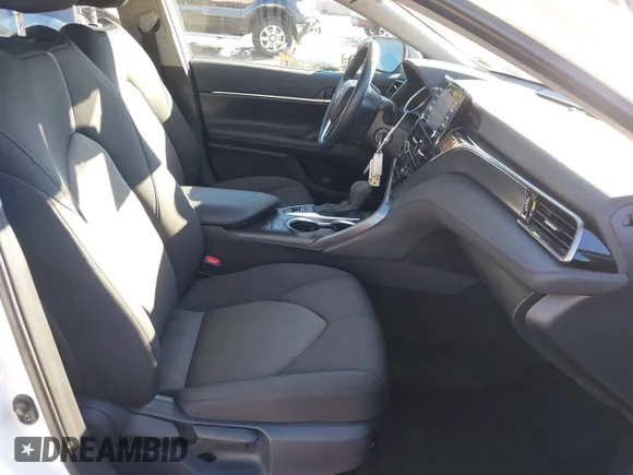 ✅ 2024 Toyota Camry LE • VIN: 4T1C11BK7RU115839 • Lot: 43490952. Wystawiony na IAAI z przebiegiem 20 294 mil. Bezpłatny archiwum sprzedaży aukcyjnych z USA i szczegółowy raport historii pojazdu na DreamBid. Zdjęcie 5.