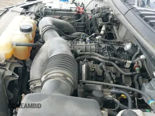 ✅ 2019 Ford F-150 XL • VIN: 1FTFX1E44KKC43468 • Lot: 42192664. Wystawiony na IAAI z przebiegiem 182 260 mil. Bezpłatny archiwum sprzedaży aukcyjnych z USA i szczegółowy raport historii pojazdu na DreamBid. Zdjęcie 19.