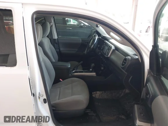 ✅ 2018 Toyota Tacoma SR5 • VIN: 3TMAZ5CN1JM068580 • Лот: 45175307. Опубліковано раніше на IAAI з пробігом 181 482 миль. Безкоштовний доступ до архіву аукціонних продажів зі США та докладний звіт про історію автомобіля на DreamBid. Зображення 5.