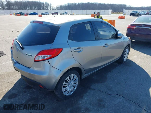 ✅ 2011 Mazda 2 Touring • VIN: JM1DE1HY3B0103368 • Лот: 44429856. Опубліковано раніше на IAAI з пробігом 175 042 миль. Безкоштовний доступ до архіву аукціонних продажів зі США та докладний звіт про історію автомобіля на DreamBid. Зображення 4.