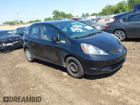 ✅ 2013 Honda Fit • VIN: JHMGE8H3XDC015234 • Лот: 45283199. Опубликован ранее на IAAI с пробегом 185 221 миль. Бесплатный доступ к архиву аукционных продаж из США и подробный отчёт об истории автомобиля на DreamBid. Изображение 1.